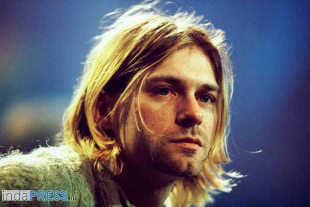 Kurt Cobain,  Nirvana az MTV Unplugged koncerten, a Sony Studióban, New York, 11/18/93. Photo by Frank Micelotta. - refplay.hu írta: Roland Sarkadi rolandsarkadi.com